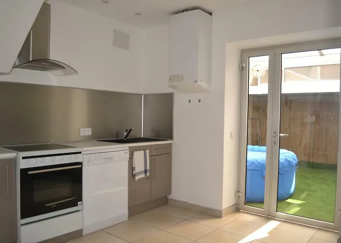 Hébergement de vacances La Bulle Des Familles•jacuzzi•wifi•airport Shuttle